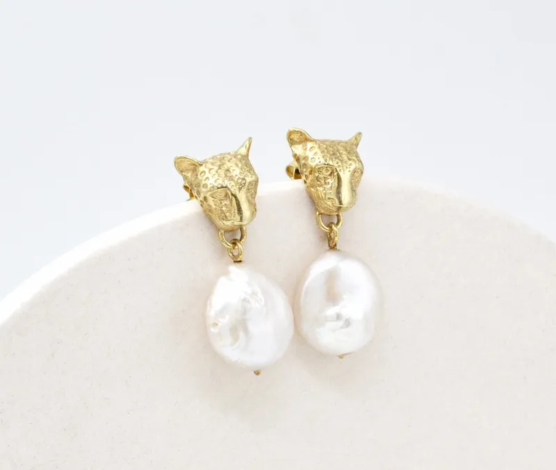 Ingwe Pearl Earrings - Image 3