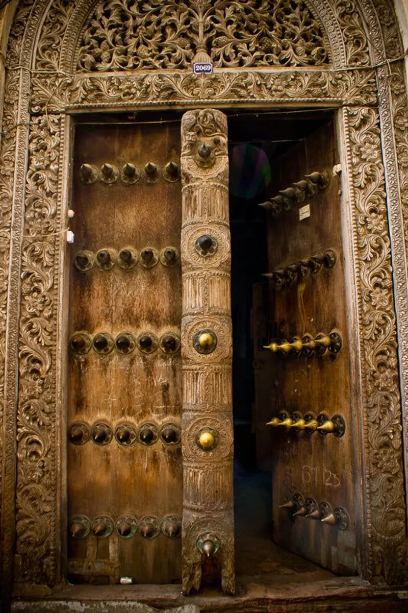 Wooden Zanzibari door - Image 2