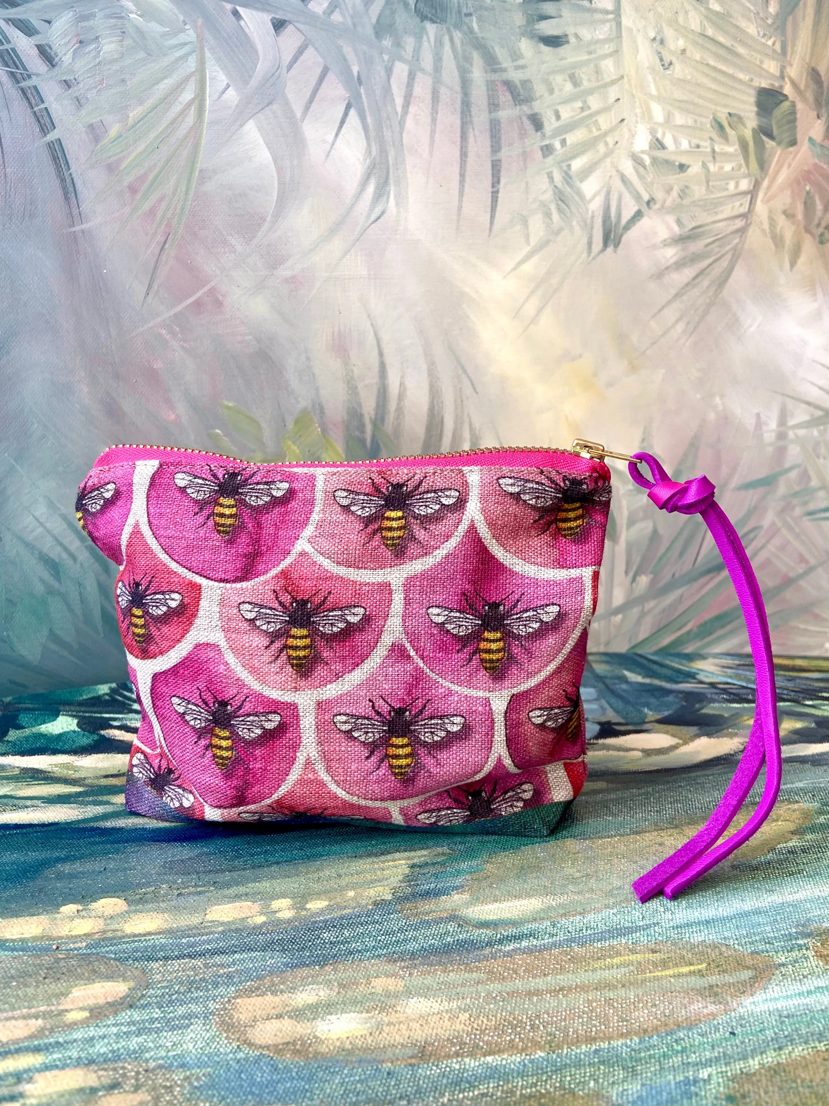 Zip pouch with Bee artwork