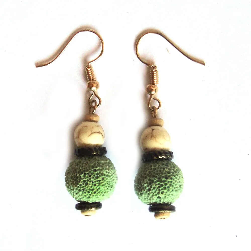 Green lava stone with cream Howlite and antique brass earrings - ERAS03