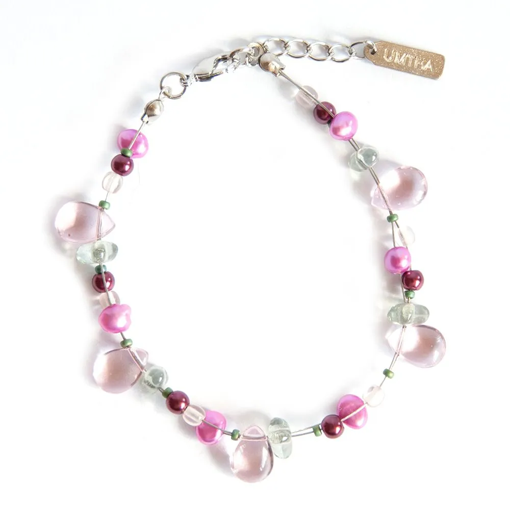A delicate blend of freshwater and glass pearl bracelet - BRPE02