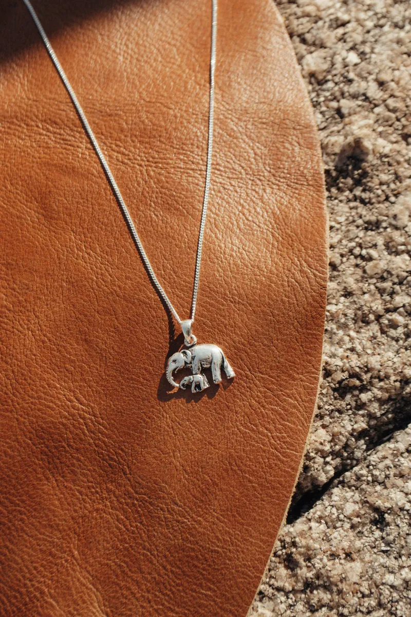 Mom and baby Elephant Pendant - Image 3