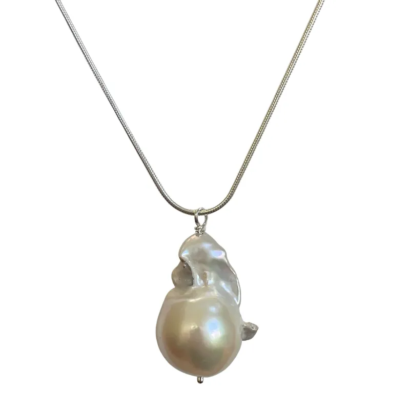 Goop Pearl Drop Necklace - Image 1