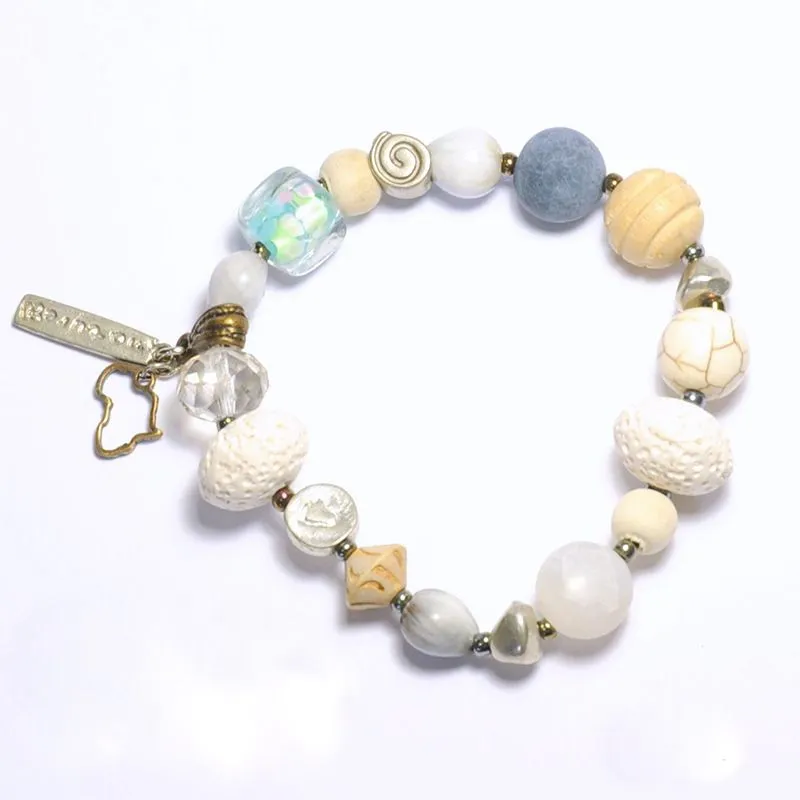 A spring collection of various gems with Africa and "nature"charms - BRLN02
