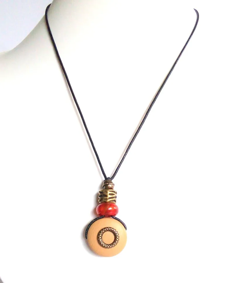 Wooden disc necklace with Carnelian /or Jasper gemstone - NWAS11 - Image 2