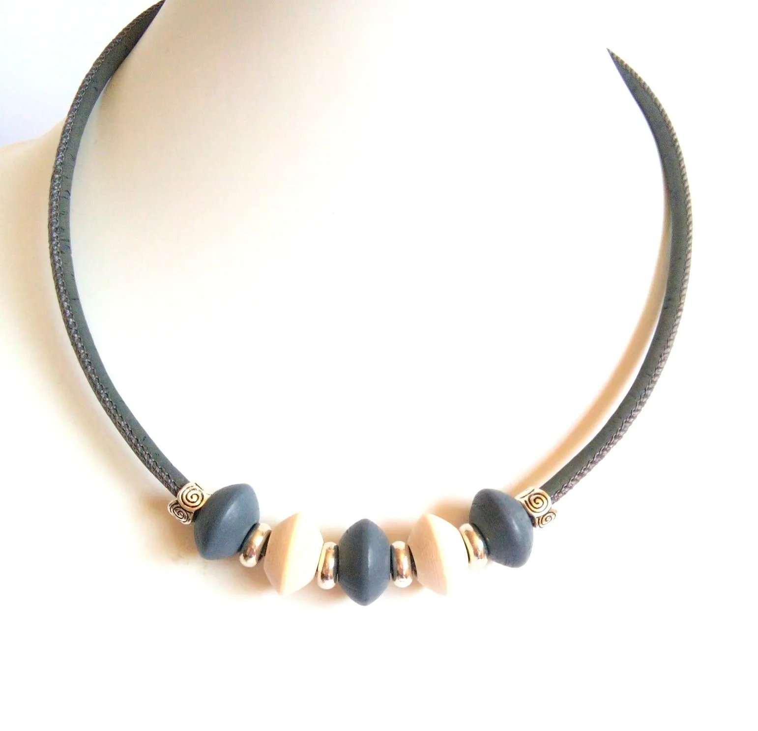 Grey cork necklace, with wooden discs and silver colour spacers - NWAS06