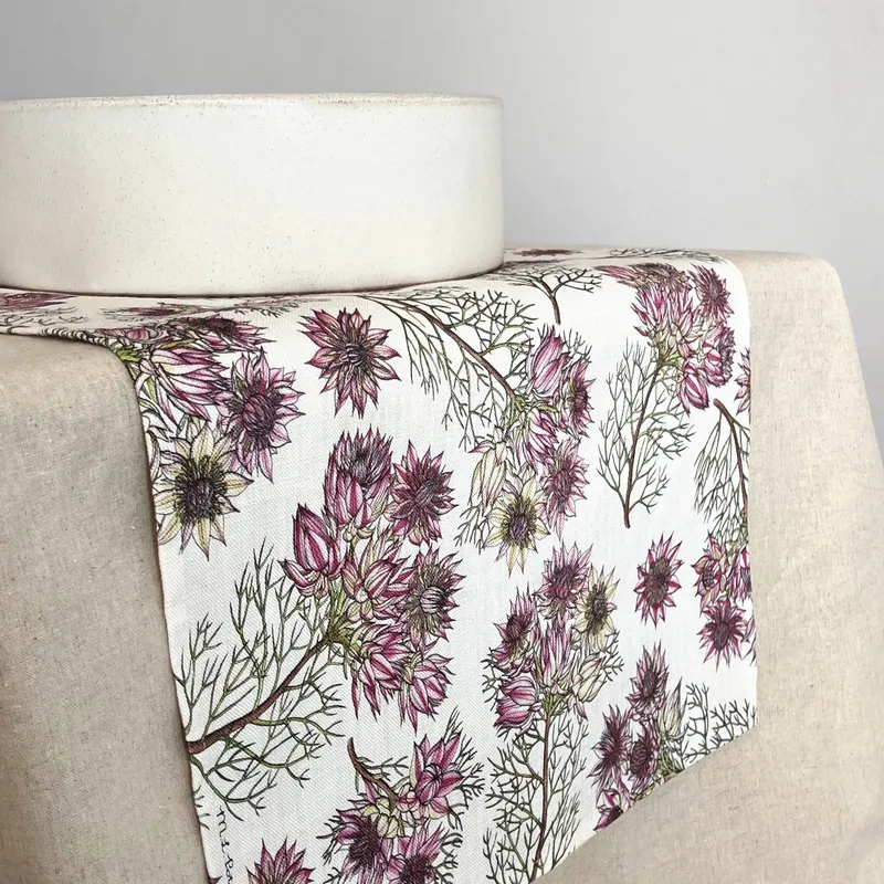 Serruria Splendor Table Runner - Image 4