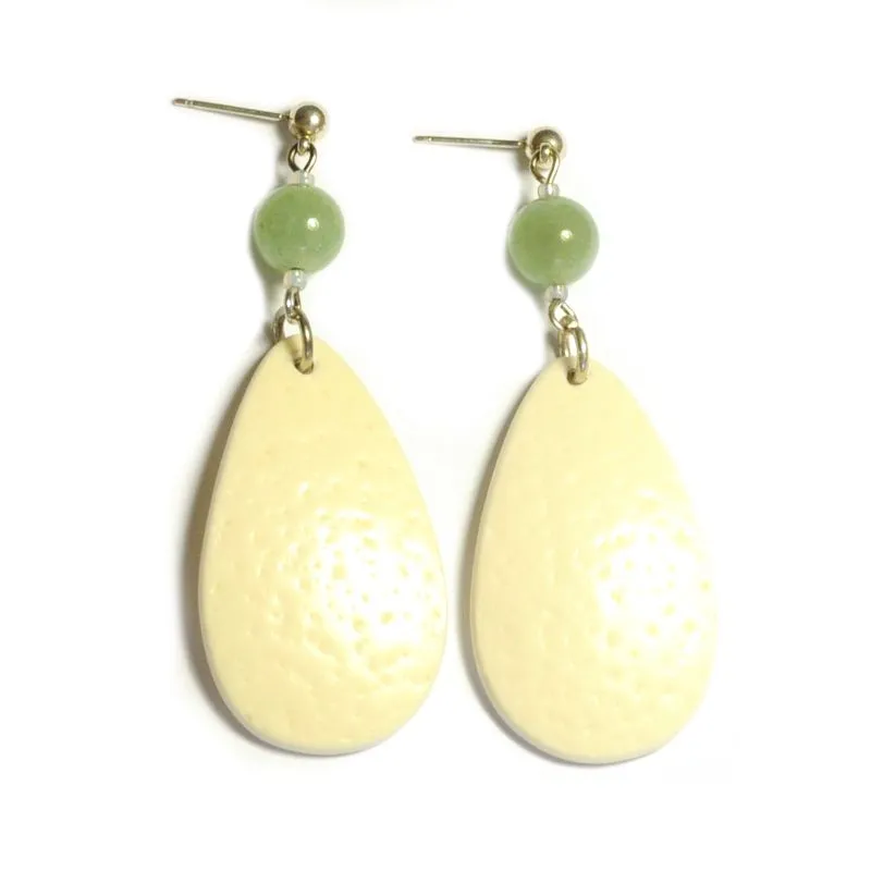 Teardrop shaped ostrich eggshell with Aventurine gemstones - ERE37B
