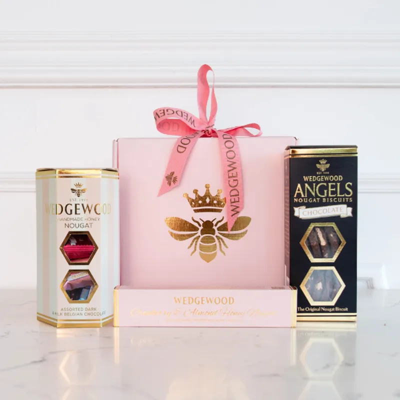 Wedgewood Classic Hamper - Light Pink - Image 1