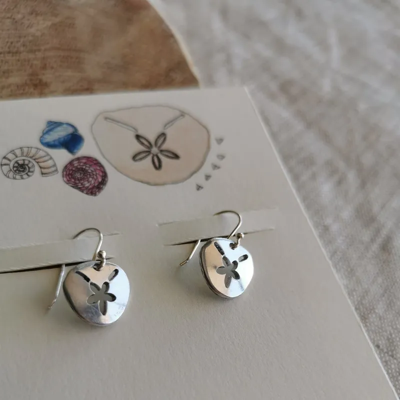 Pansy Shell Earrings - Image 2