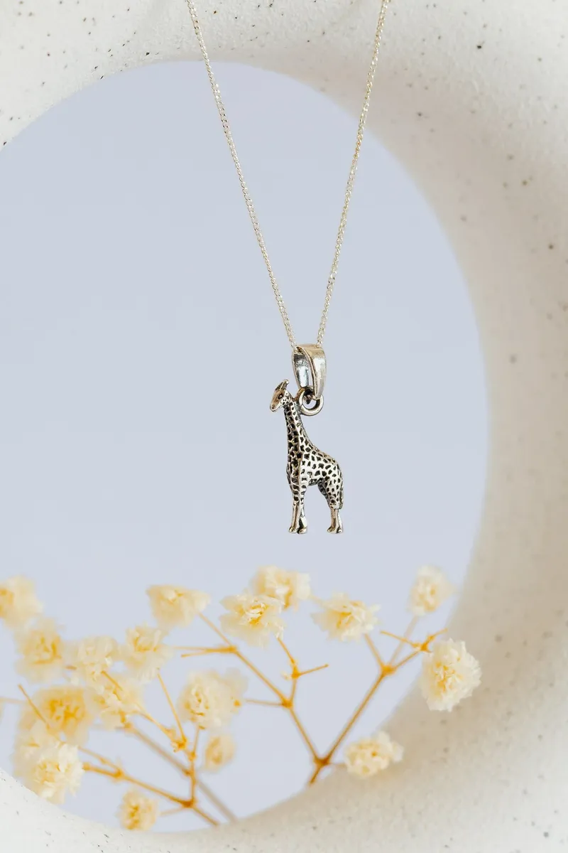 Single Giraffe Pendant - Image 1