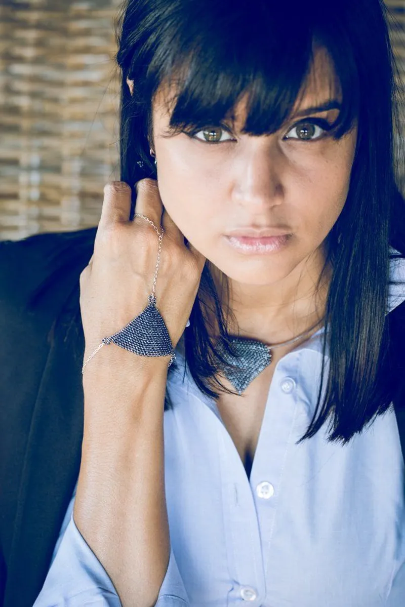 Namsiza Finger Bracelet - Image 2