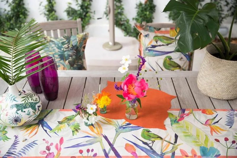 Strelizia Table Runner, Cotton-Linen Blend - Image 1