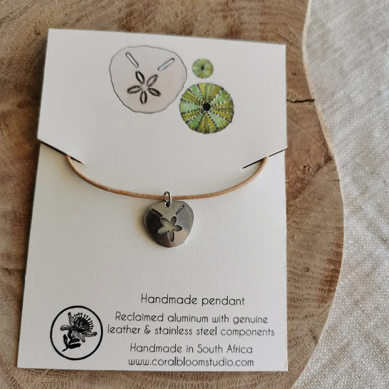 Pansy Shell Pendant - Image 3