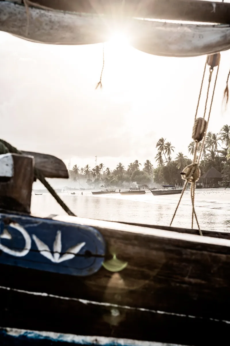 Monday Raw wood frame PERFECT CONDITION - Image 2