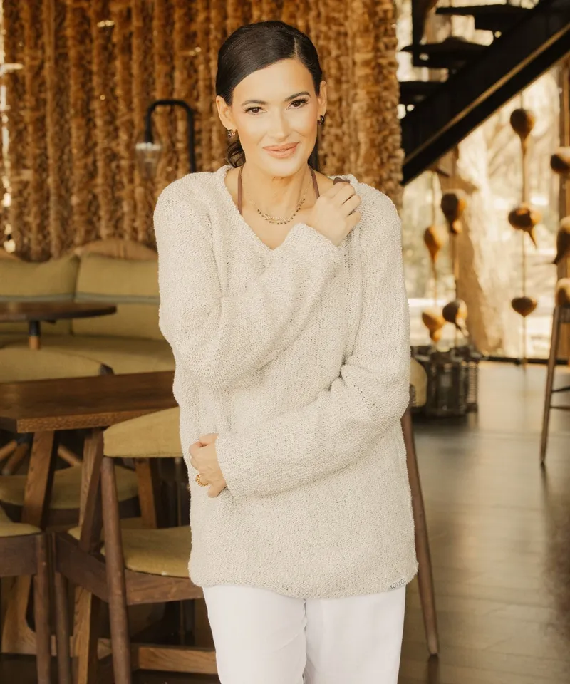 Ladies Knitted Round Neck Pullover - Cream - Image 4