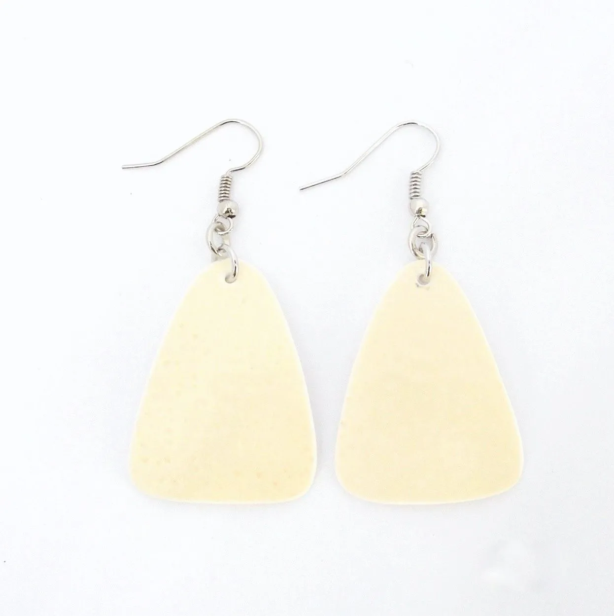 Oval ostrich shell earrings - ERE28