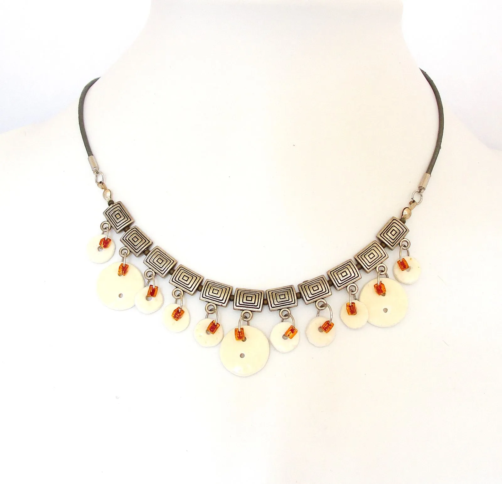 Ostrich eggshell buttons necklace with Czech glass - NWE124