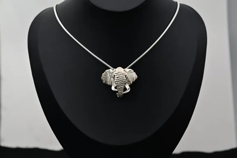 Ndlulamithi Head (m)Pendant in Sterling Silver - Image 2