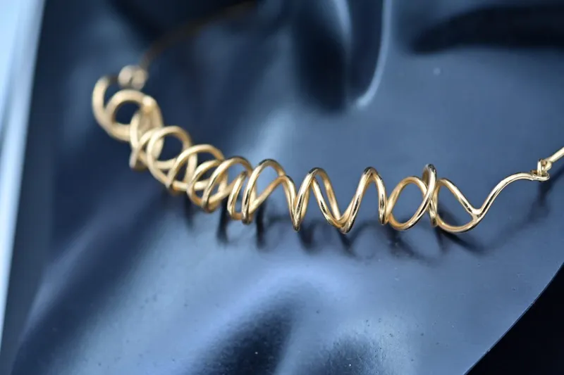 Abstract Wiry Necklace Gold Plated - Image 2