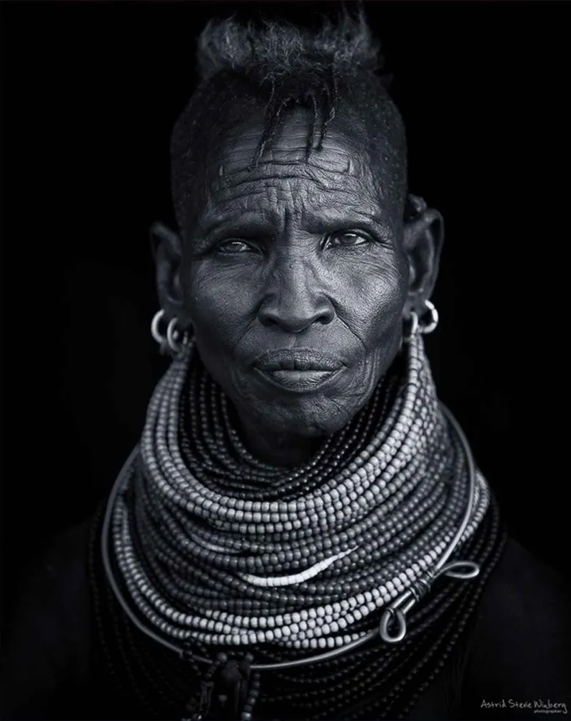 Turkana woman - Image 2