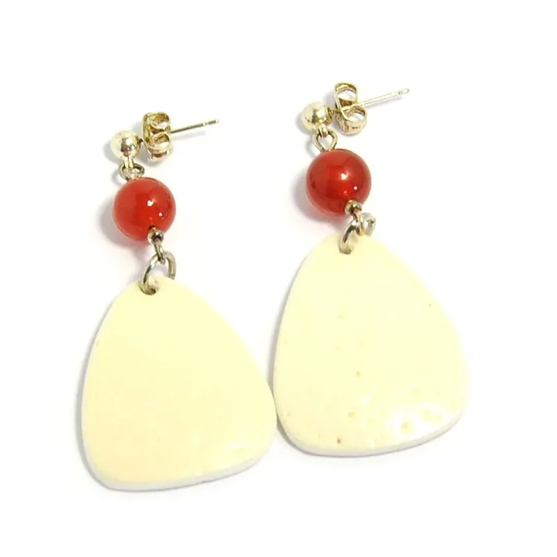 Triangular shaped ostrich eggshell with Carnelian gemstones - ERE37C